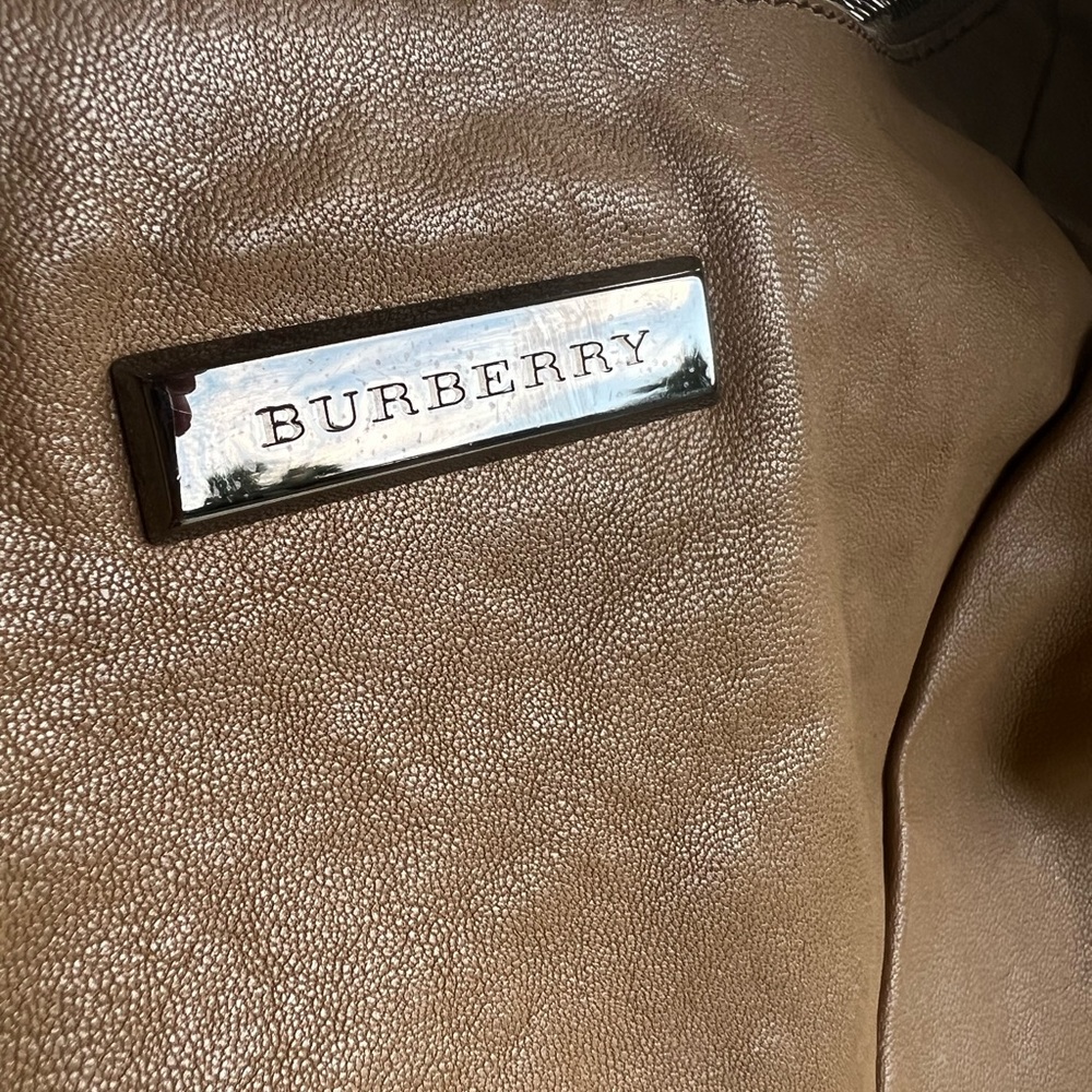 Large Lambskin Burberry Hobo Bag - Picture 11 of 12